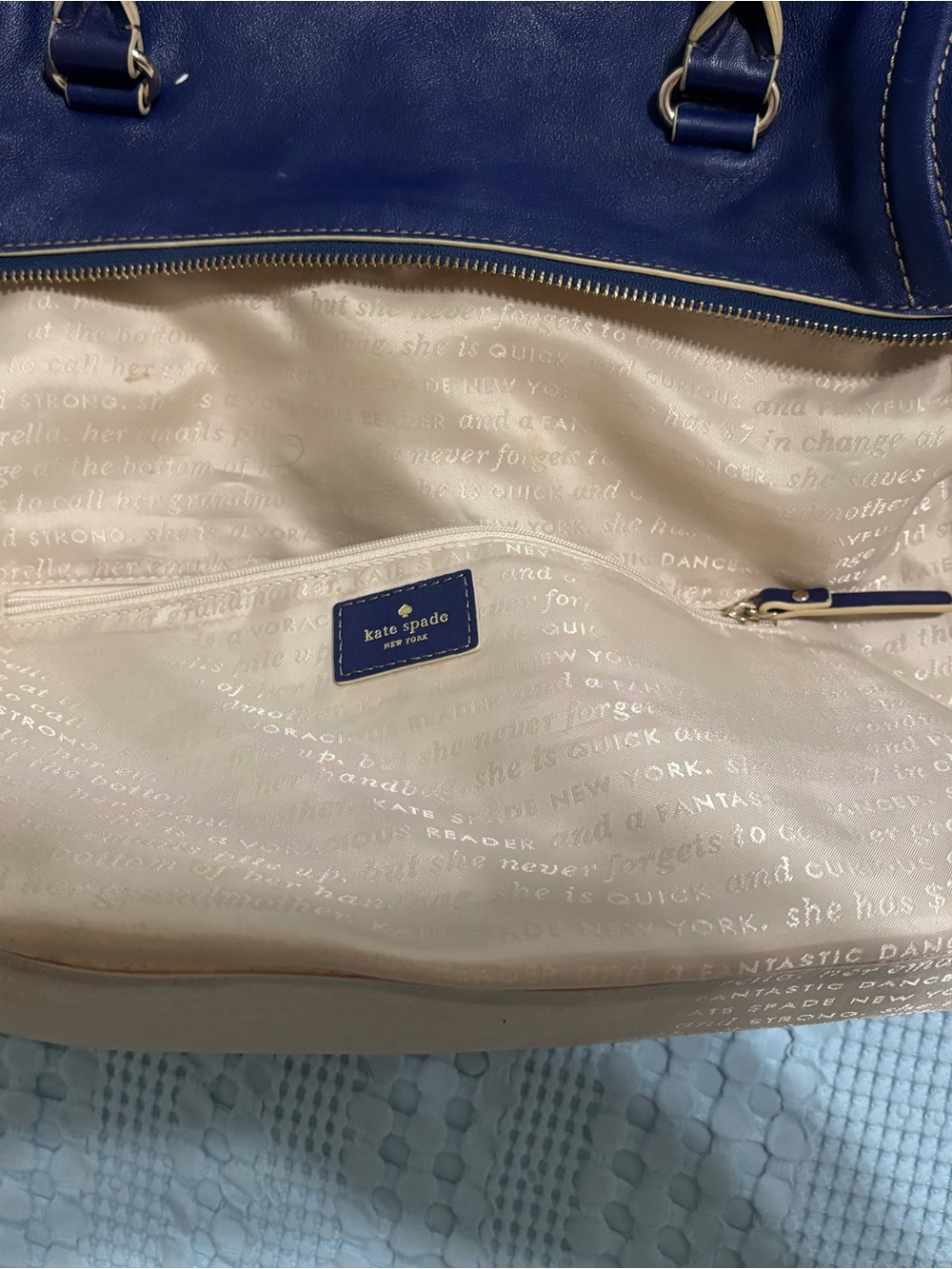 Kate Spade handbag/shoulder bag is a great accessory fun or professional use. - Picture 6 of 16